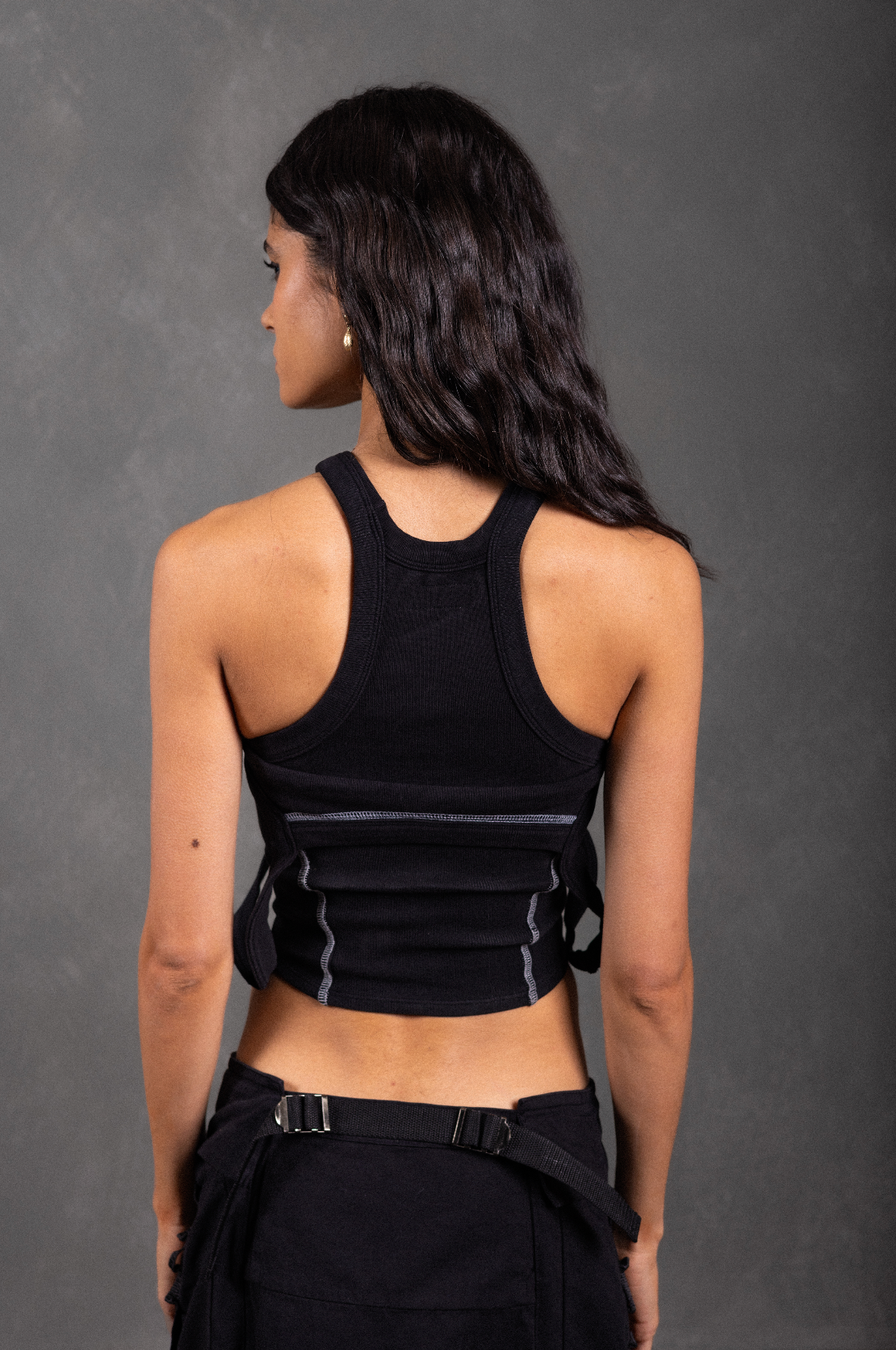 RIBBED CUTOUT TANK