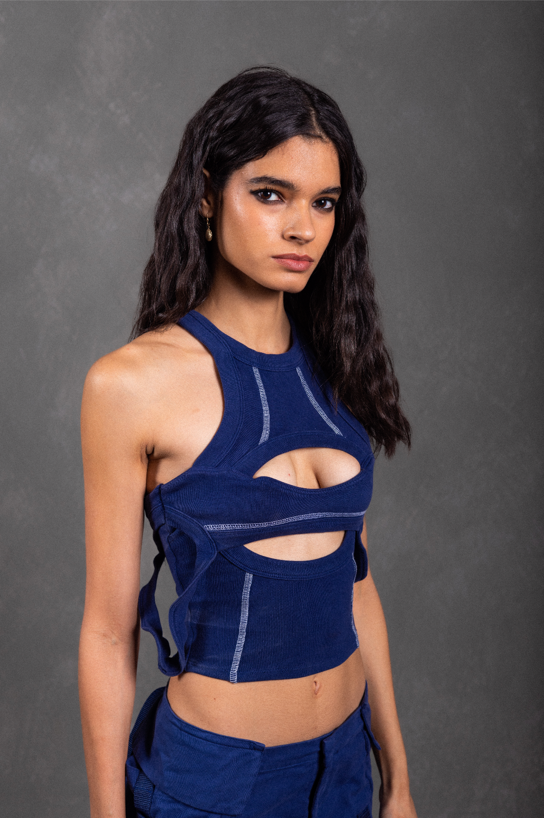 RIBBED CUTOUT TANK