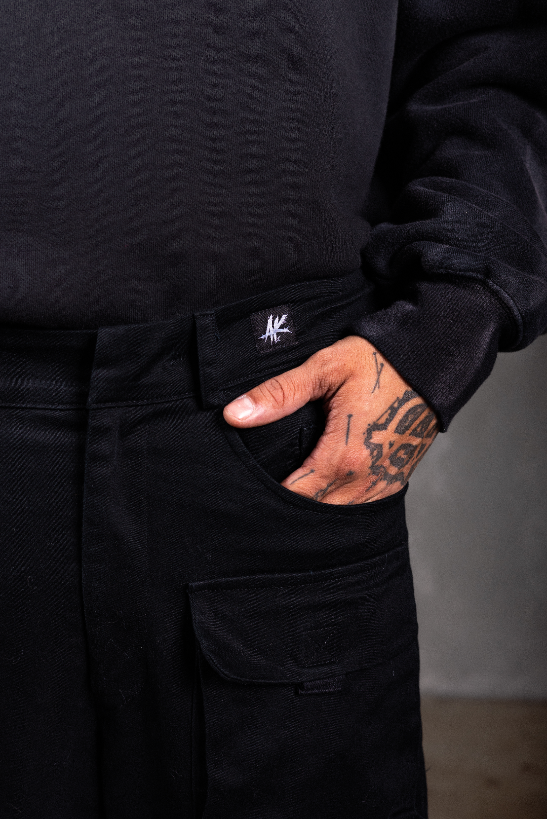 OVERSIZED POCKET CARGO PANTS