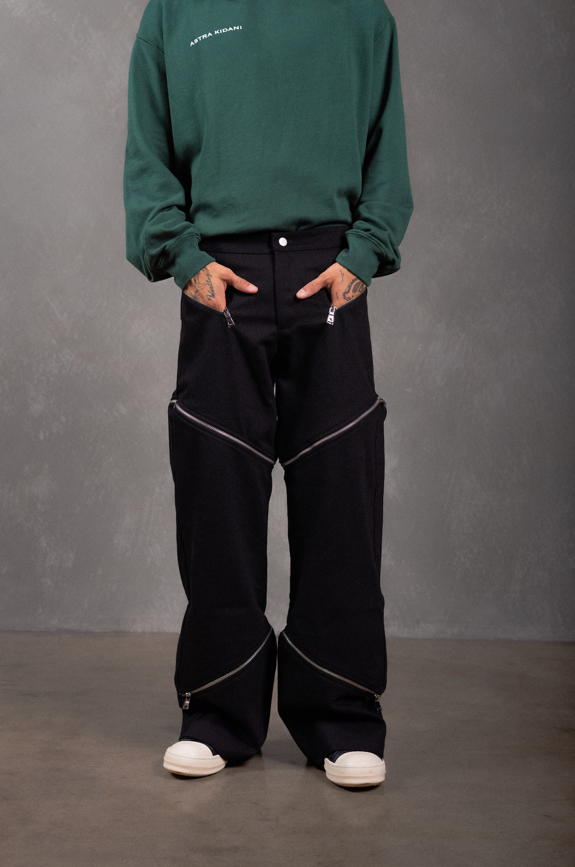 【SATIIIZ】Arkin Pintuck Wide Cargo Pants SATIIIZ】Arkin Pintuck Wide Cargo Pants (SATiiiZ/カーゴ